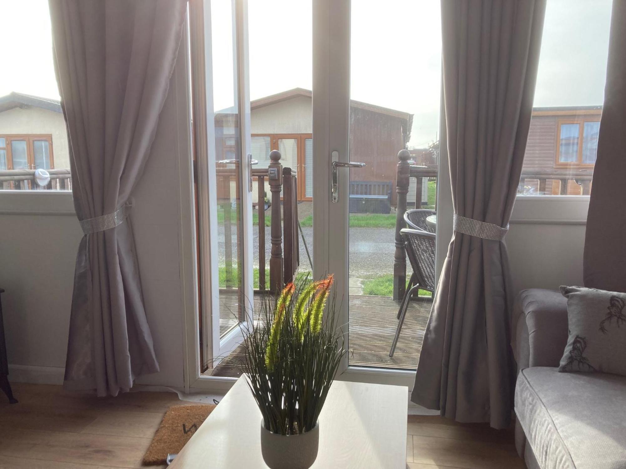 J16 Mablethorpe Pet Friendly Chalet Екстериор снимка